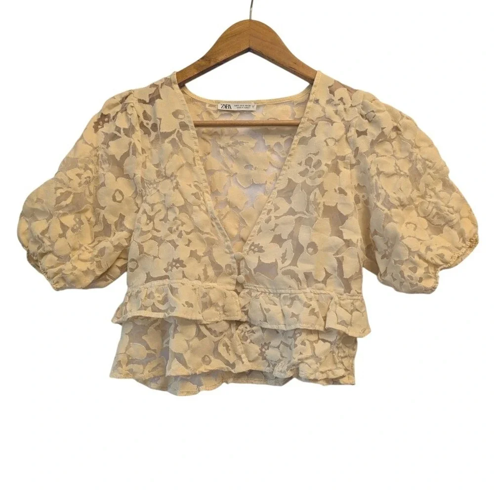 Zara Cream Floral Lace Burnout Puff Sleeve Ruffle Crop‎ Top Small V-Neck Button